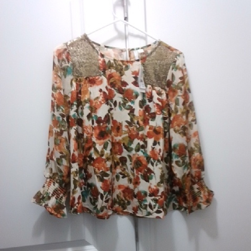 NWT Floral Women's Top - Multicolor